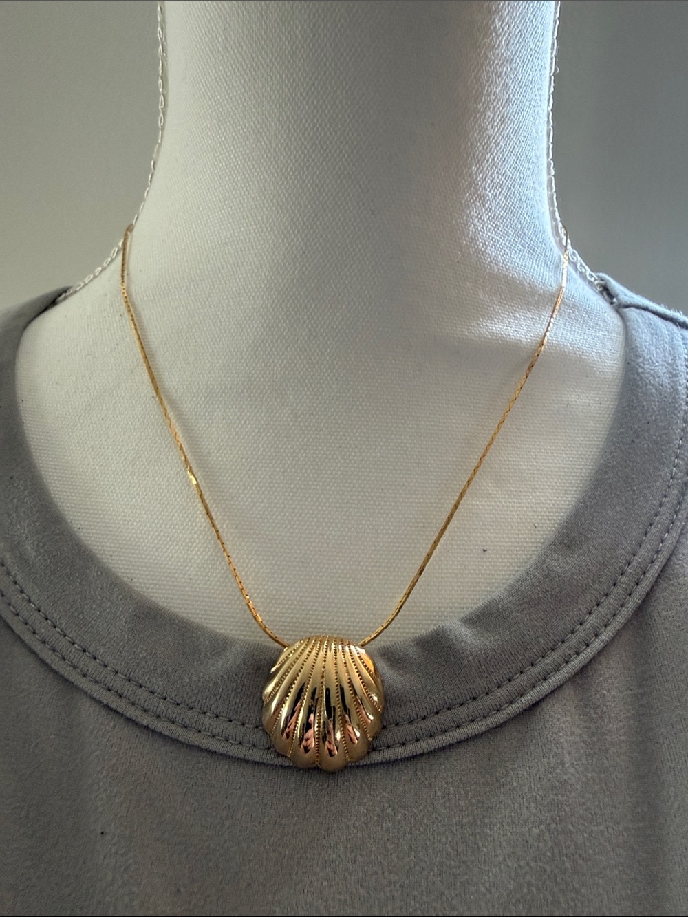 gold-plated brass seashell pendant necklace stamped